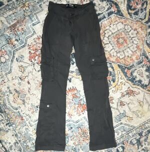 Hollister Women’s Black Cotton Twill Cargo Pants 000R Mid-Rise Relaxed Bootcut